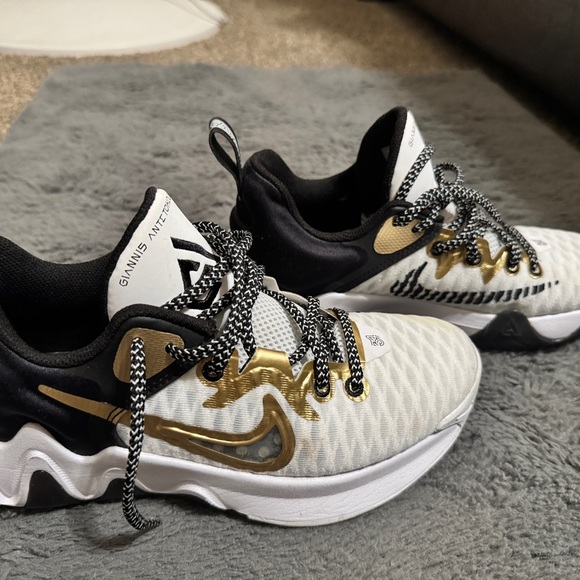 Kids Nike Giannis Immortality Shoes - Black and Gold - Picture 4 of 4